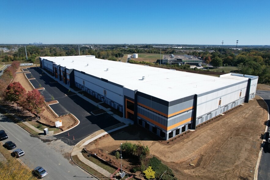 More Photos Of 3480 Stateview Blvd, Fort Mill Unknown For Lease