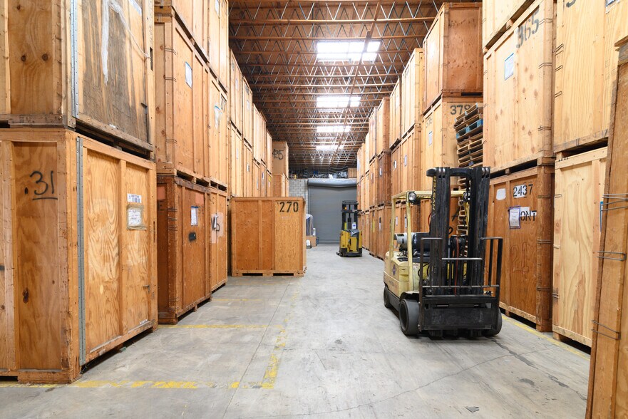 More Photos Of 1801 Sunkist Cir, Oxnard Warehouse For Sale