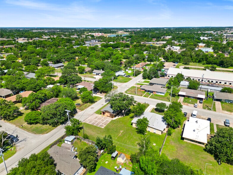 More Photos Of 601 Mary Lake Dr, Bryan Office Residential For Sale