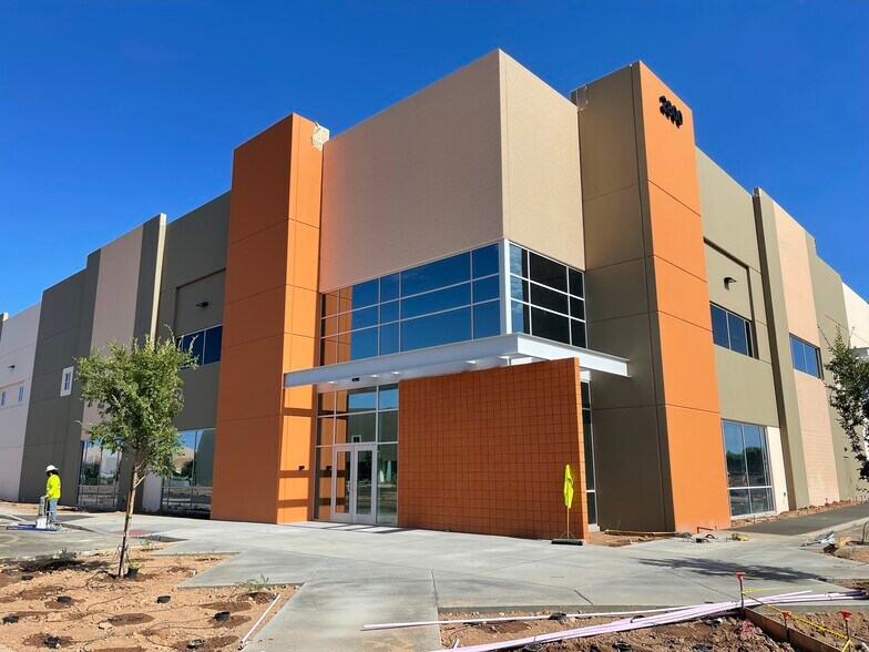 Primary Photo Of 2800 S Gilbert Rd, Chandler Warehouse For Lease