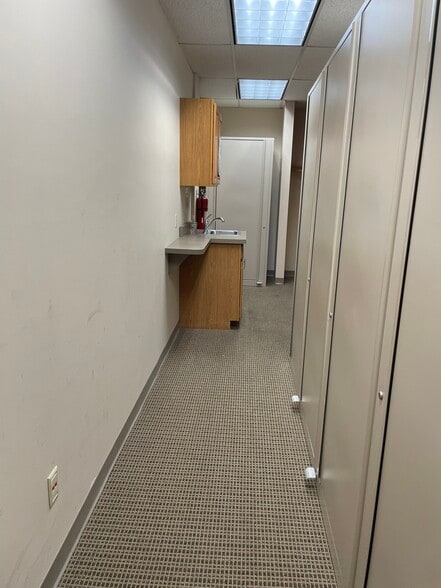 More Photos Of 1735 Central Ave, Albany Office For Sale