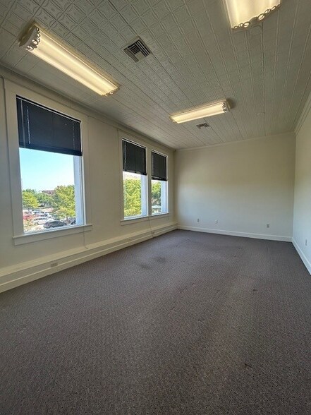 More Photos Of 6 S 1st St, Temple Office For Sale