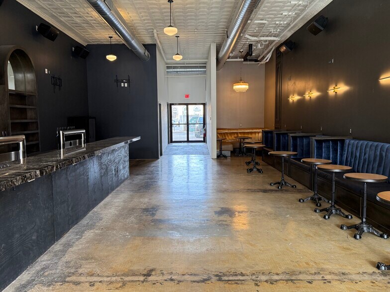 More Photos Of 205 E Main St, Norman Storefront Retail Office For Lease