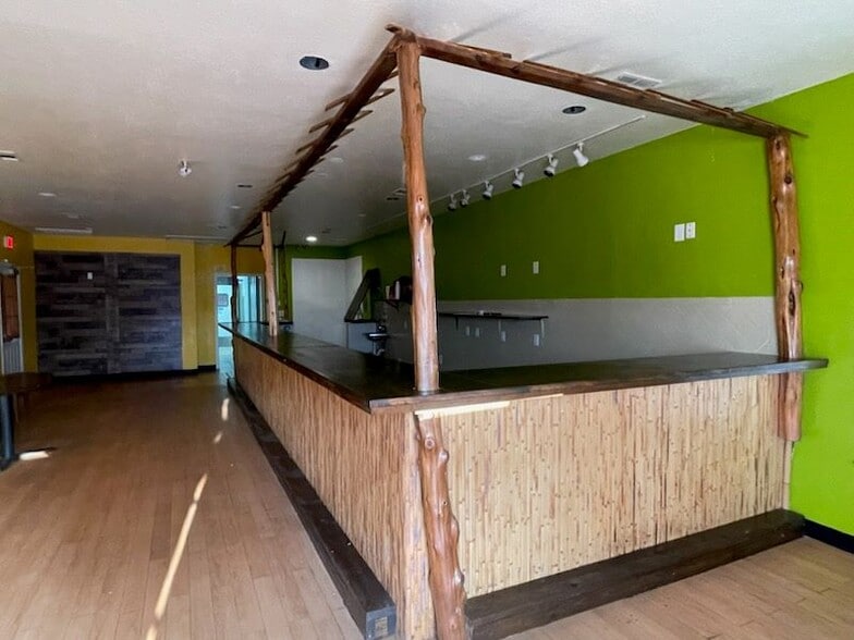 More Photos Of 601 5th St, Kemah Office For Lease