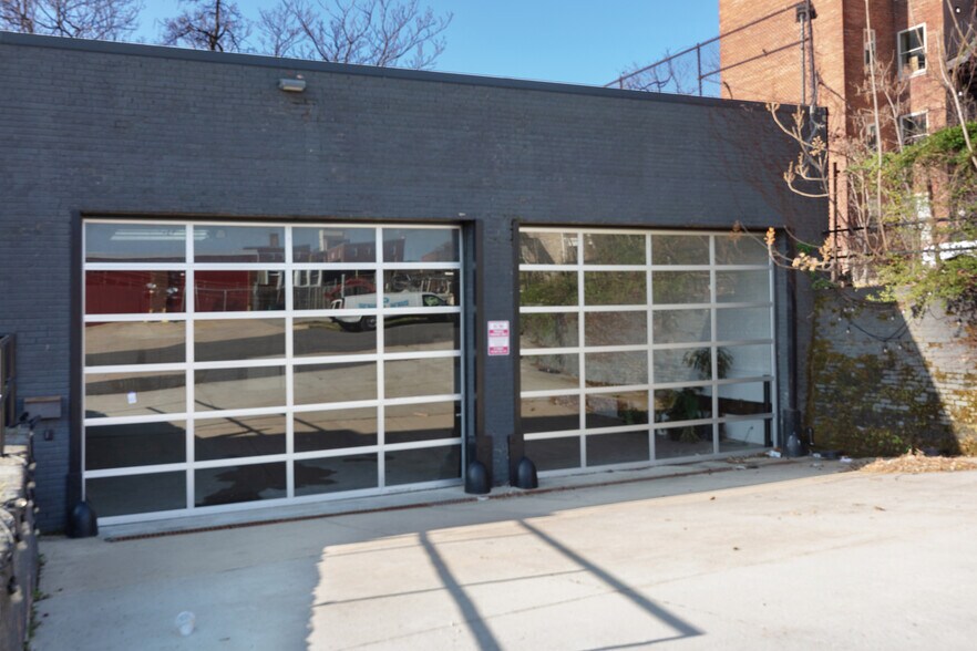 More Photos Of 327 S St NE, Washington Warehouse For Lease