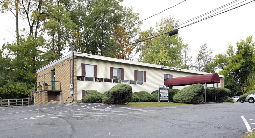 More Photos Of 21 N Plank Rd, Newburgh Office For Lease