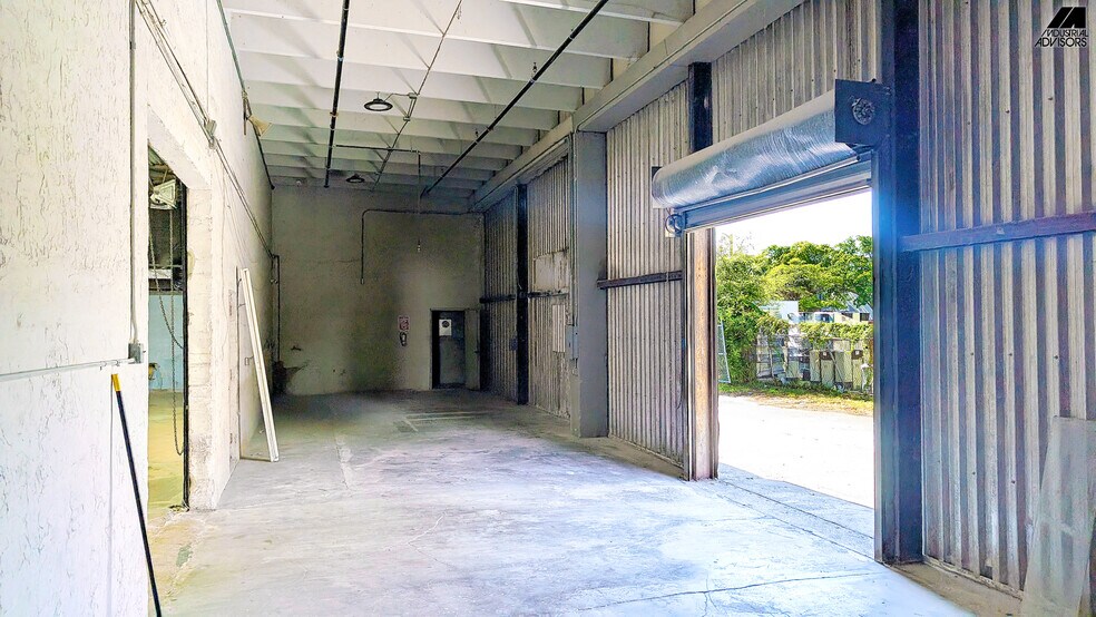 More Photos Of 16350 NW 48th Ave, Miami Warehouse For Lease