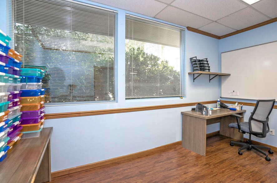 More Photos Of 9124 Gravelly Lake Dr SW, Lakewood Office For Sale
