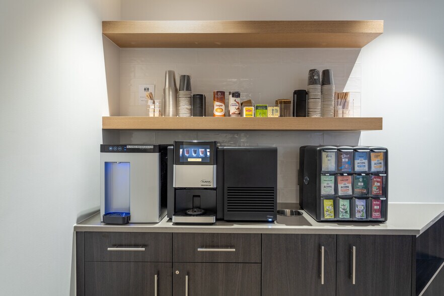 More Photos Of 7910 Woodmont Ave, Bethesda Office Residential For Lease