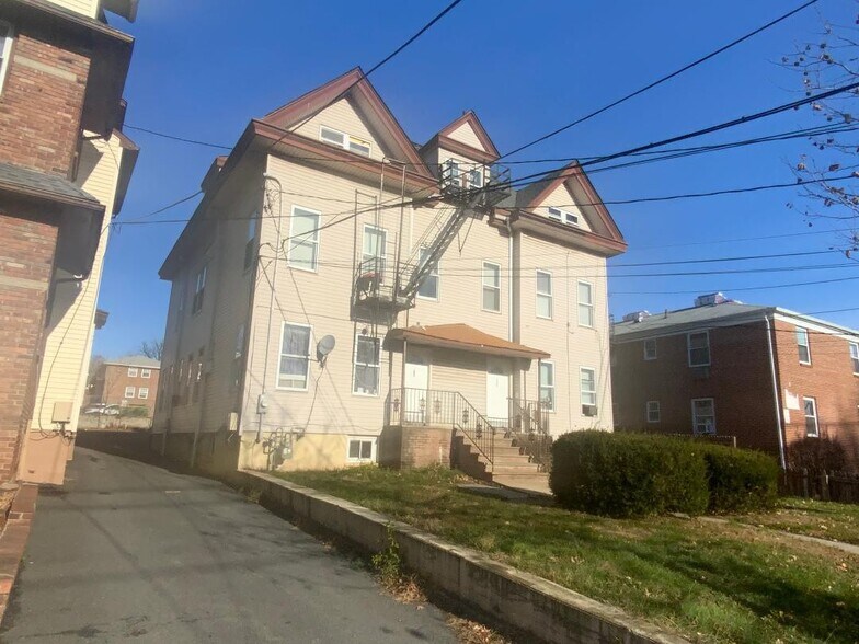 More Photos Of 225 Murray St, Elizabeth Apartments For Sale