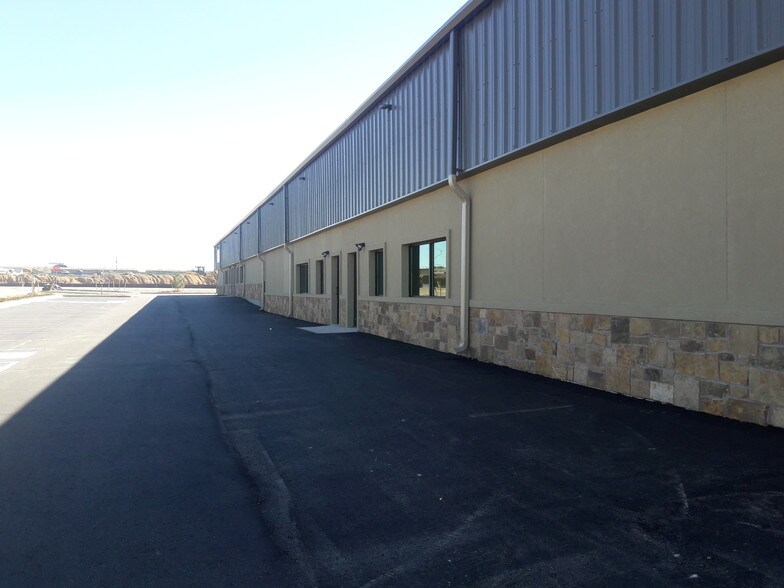 More Photos Of 7363 McClain Pt, Colorado Springs Warehouse For Lease