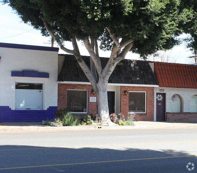More Photos Of 1713 W Magnolia Blvd, Burbank Office For Lease