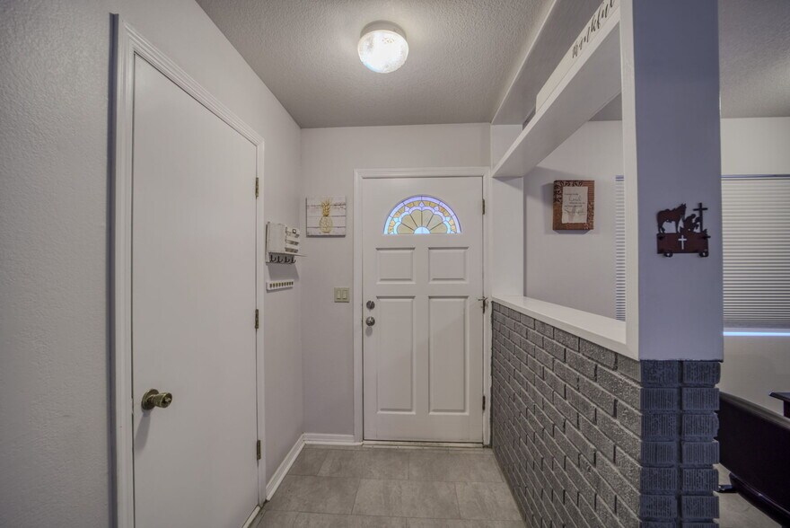 More Photos Of 5201 S Highway 95, Fort Mohave Storefront Retail Office For Sale