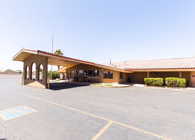 More Photos Of 1765 S Main St, Las Cruces Hotel For Sale