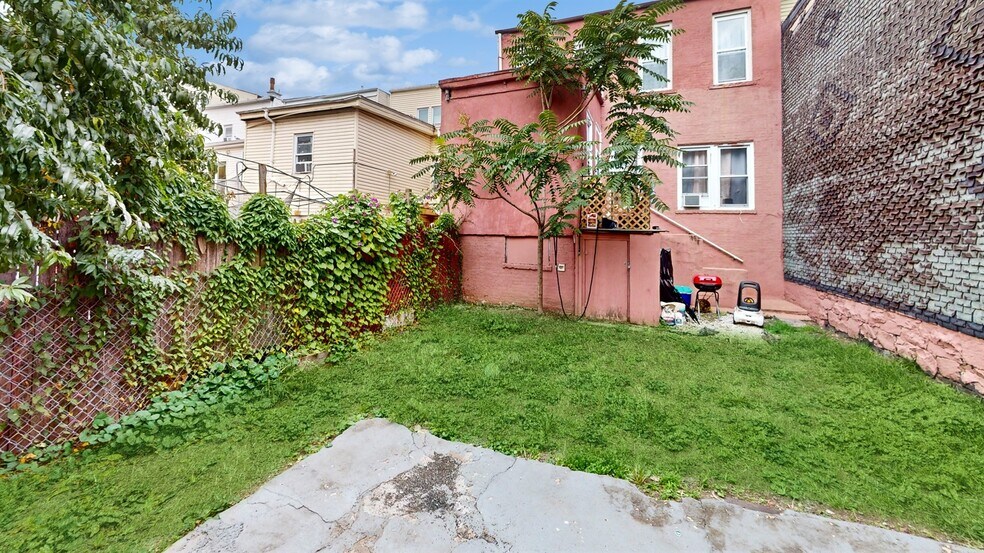 More Photos Of 603 11th St, Union City Apartments For Sale