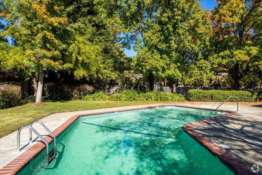 More Photos Of 505-531 Capps Ln, Ukiah Apartments For Sale