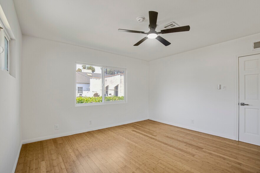 More Photos Of 447 S Palm Dr, Beverly Hills Apartments For Sale