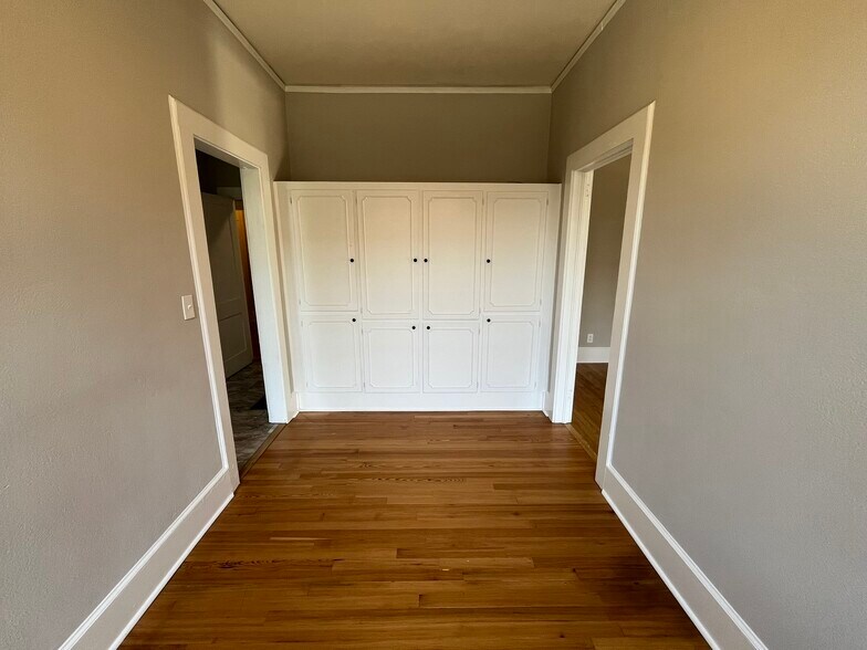 More Photos Of 406 S Lewis St, Lagrange Office For Lease