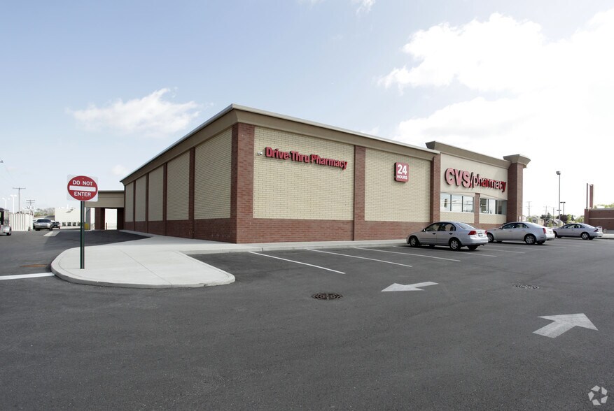 More Photos Of 7200 W Cermak Rd, North Riverside Drugstore For Lease
