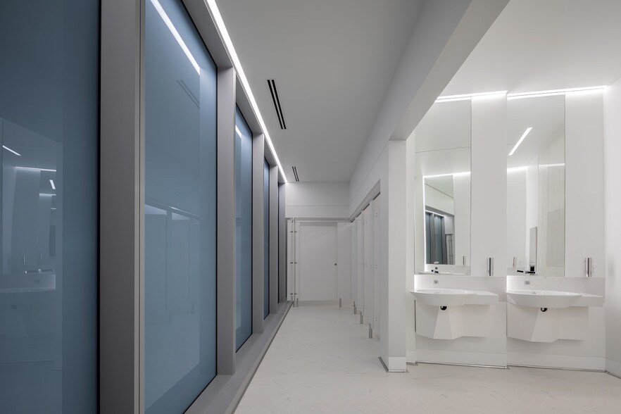 More Photos Of 5050 S Syracuse St, Denver Office For Lease