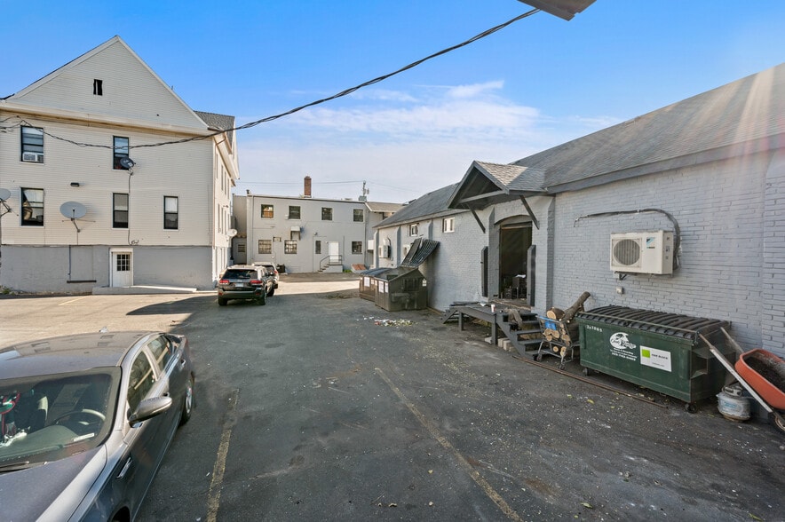 More Photos Of 614-618 Campbell Ave, West Haven Freestanding For Lease