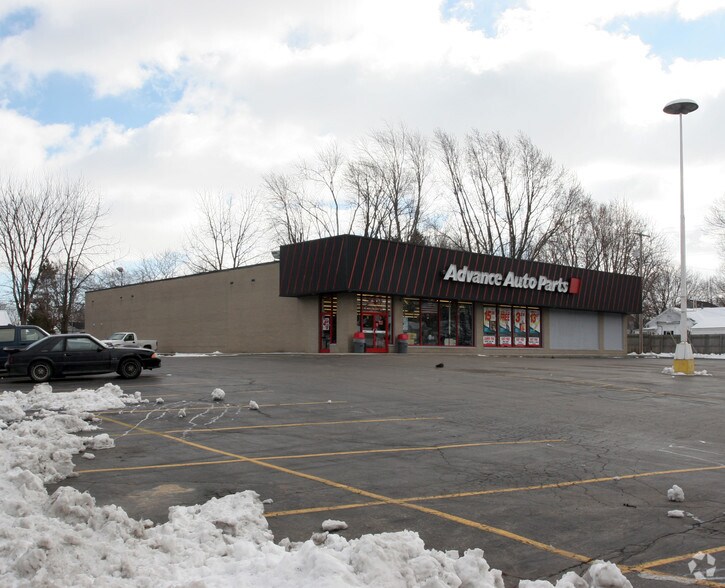 More Photos Of 534 N Countyline St, Fostoria Freestanding For Sale