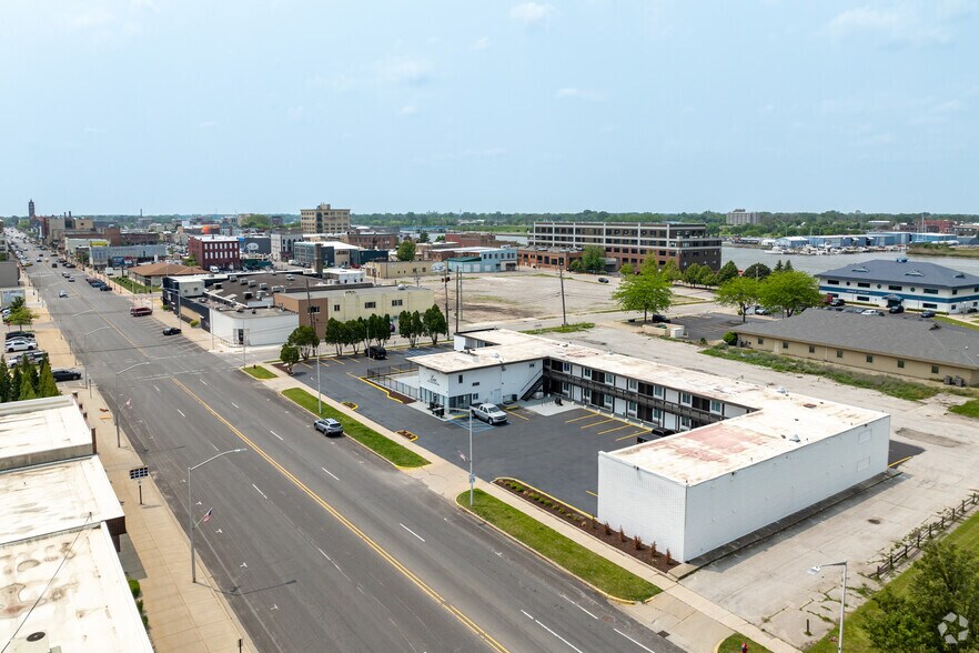 More Photos Of 1305 Washington Ave, Bay City Apartments For Sale