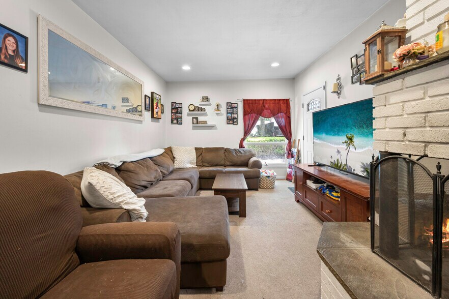 More Photos Of 10 Hunter Ave, Miller Place Office Residential For Sale