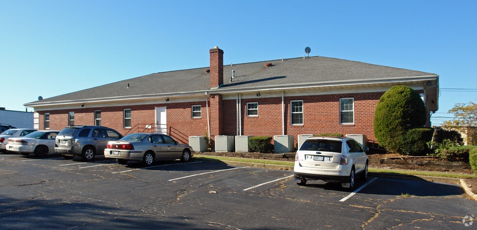 More Photos Of 515 Johnson Ave, Bohemia Office For Lease