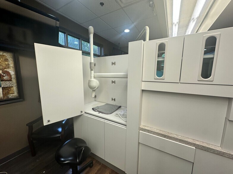 More Photos Of 342 N Main St, Alpharetta Office For Lease