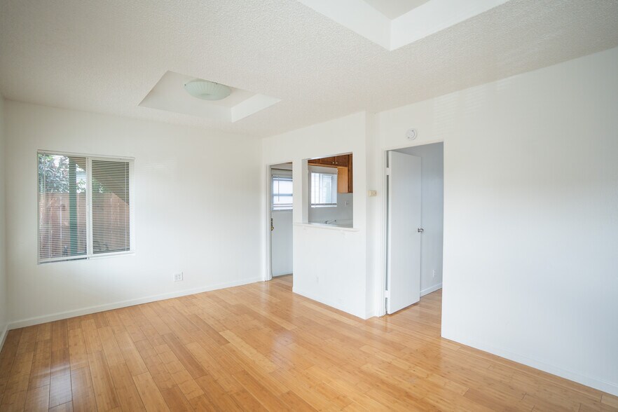 More Photos Of 1513 E Broadway, Long Beach Apartments For Sale