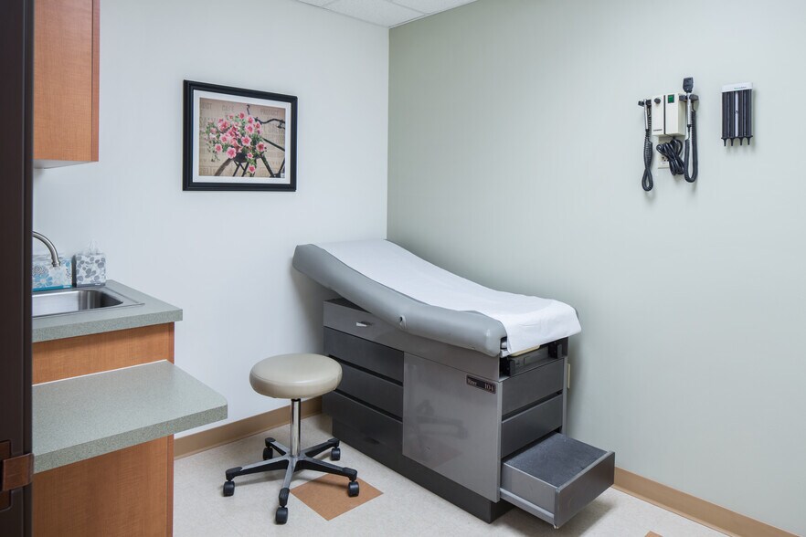 More Photos Of 5040 N 15th Ave, Phoenix Medical For Sale