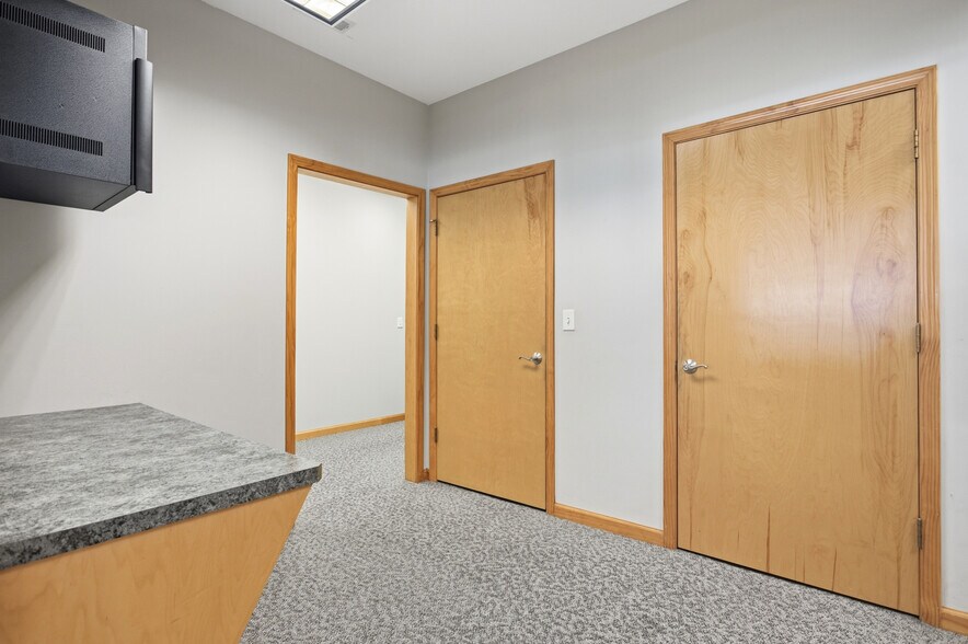 More Photos Of 1700 18th St, Charleston Office For Sale