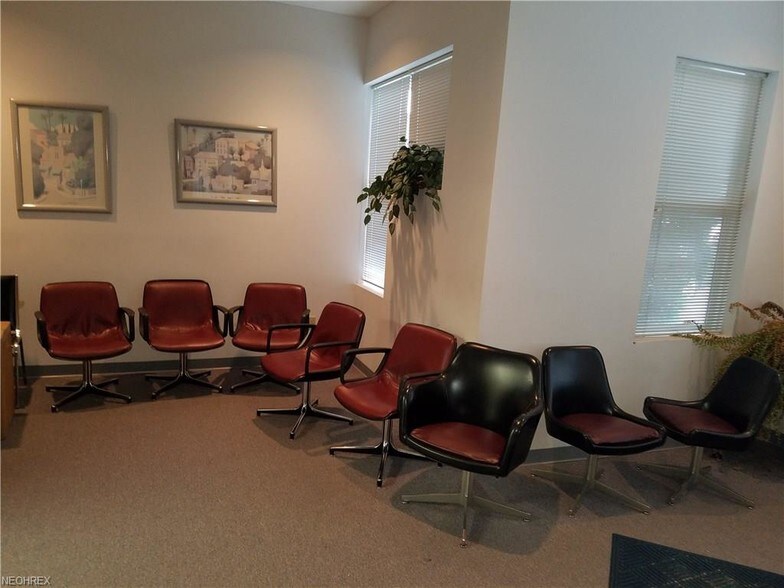 More Photos Of 5319 Meadow Ln, Elyria Medical For Sale