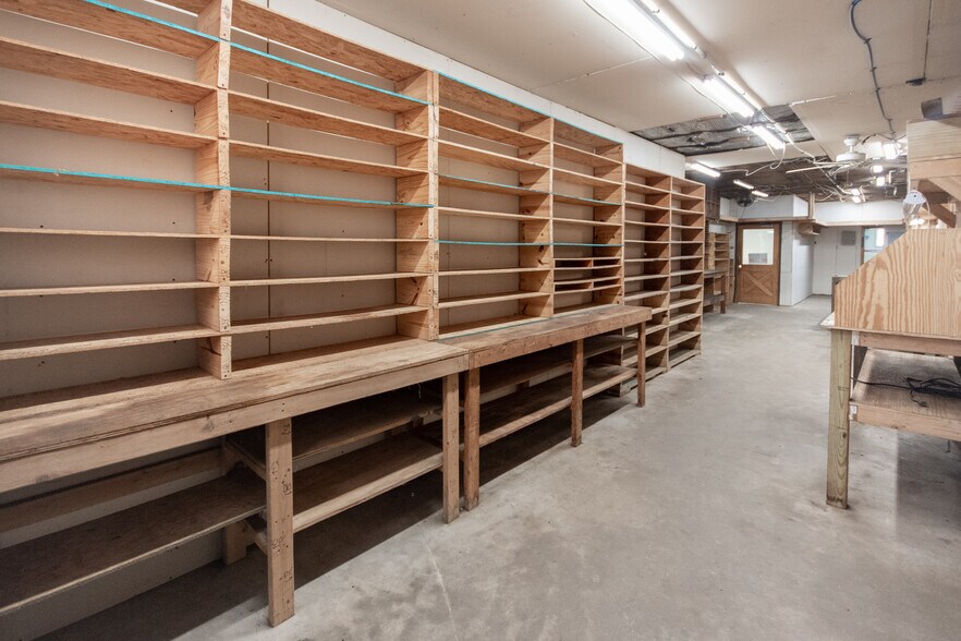 More Photos Of 535 W Main St, Franklin Specialty For Sale