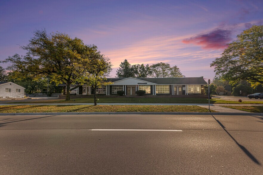 More Photos Of 29906-29940 Orchard Lake Rd, Farmington Hills Medical For Lease