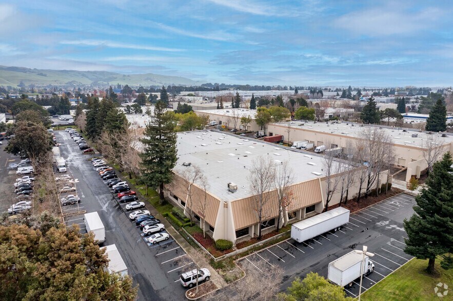 More Photos Of 30944-30956 San Clemente St, Hayward Warehouse For Lease