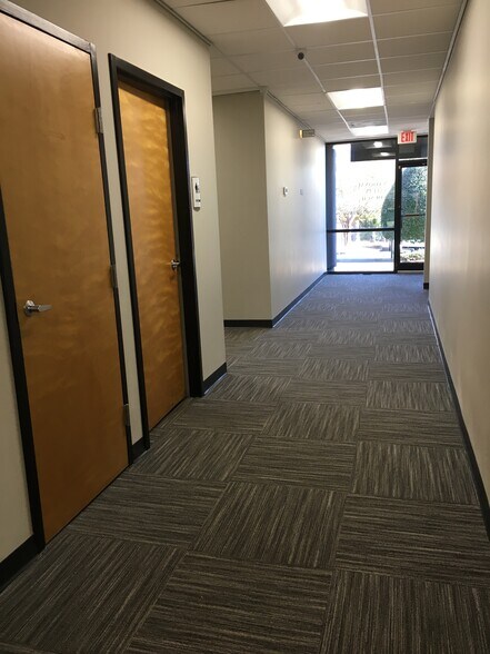 More Photos Of 5161 Brook Hollow Pky, Norcross Unknown For Lease