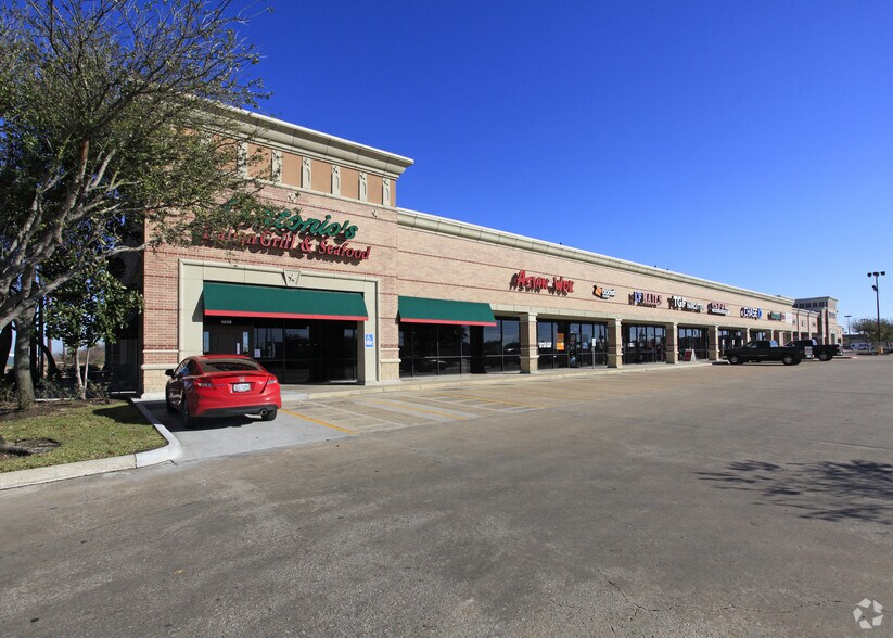 More Photos Of 1400-1438 W Fairmont Pky, La Porte Unknown For Lease