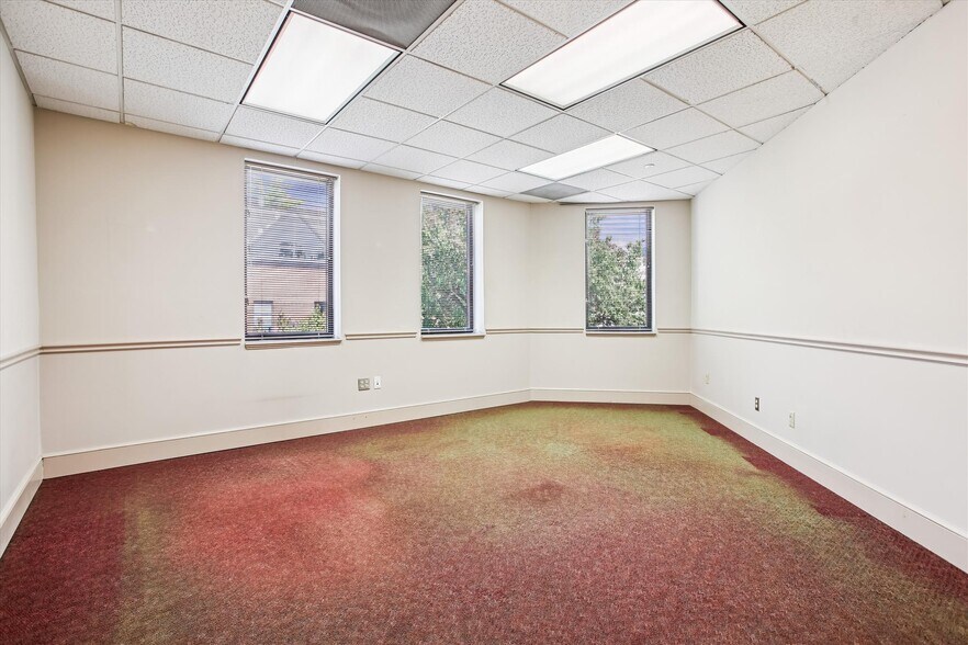 More Photos Of 1501 Duke St, Alexandria Office For Lease