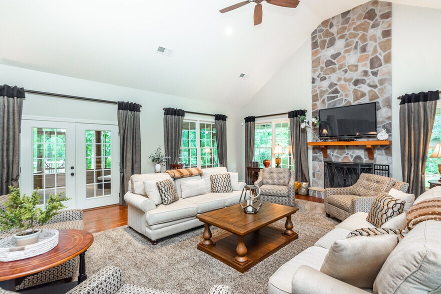 More Photos Of 565 Owens Gin Rd NE, Calhoun Lodge Meeting Hall For Sale