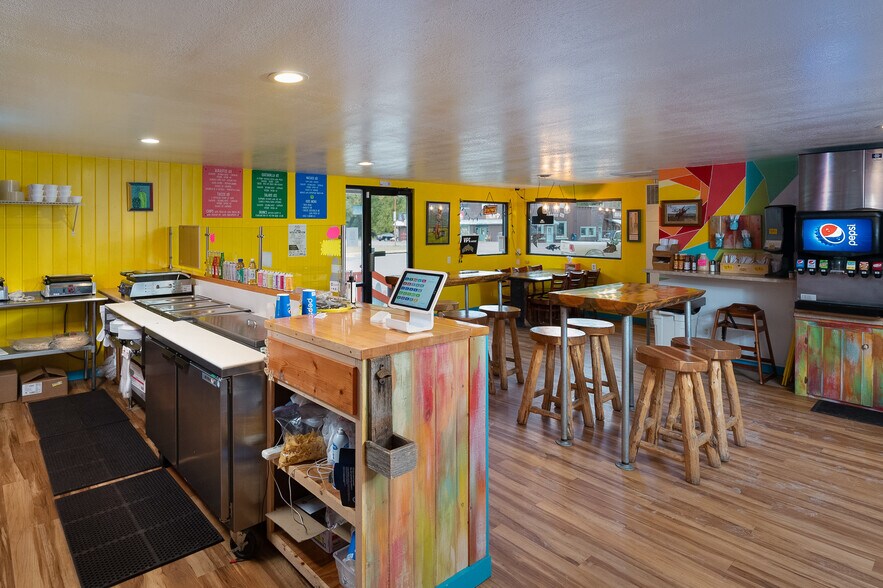 More Photos Of 111 W Main St, Ennis Restaurant For Sale