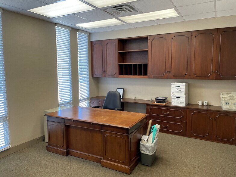 More Photos Of 5670 US-80, Jackson Manufacturing For Lease