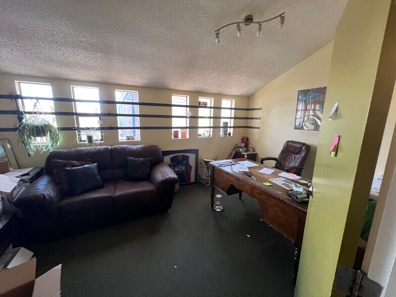 More Photos Of 3400 S Oneida Way, Denver Office Residential For Sale