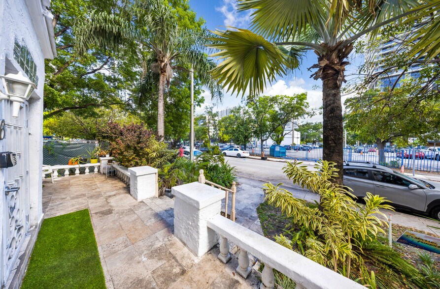 More Photos Of 236 NE 28th St, Miami Apartments For Sale