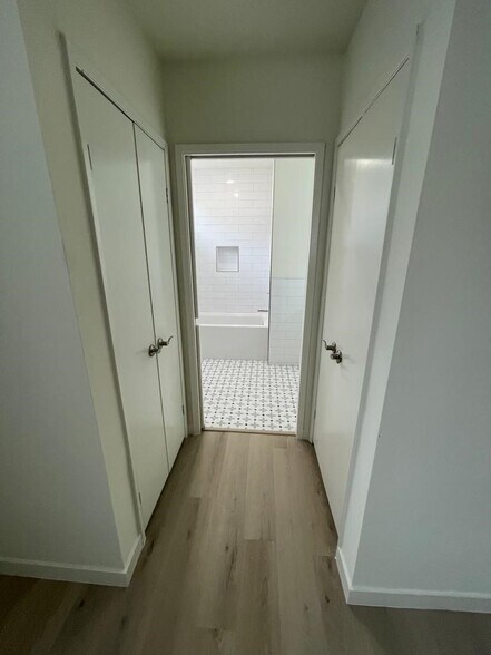 More Photos Of 553 N Flores St, Los Angeles Apartments For Sale