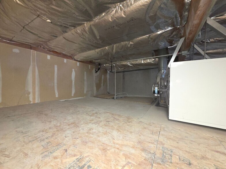 More Photos Of 1055 Industrial Way, Sparks Light Distribution For Lease