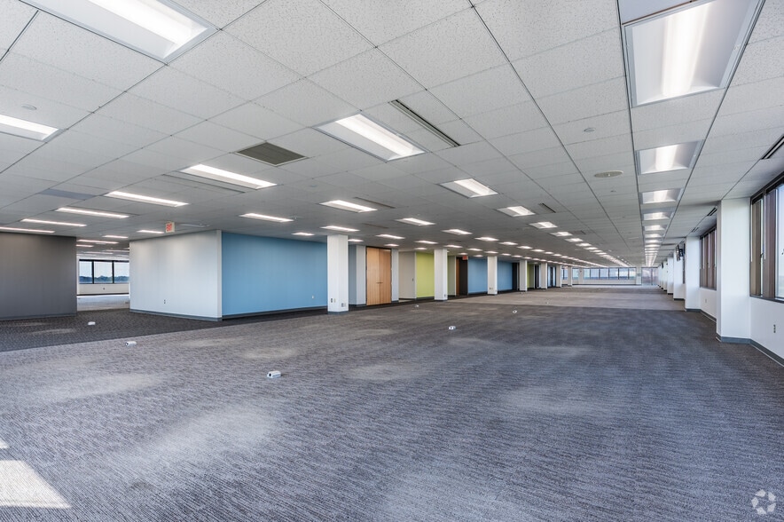 More Photos Of 730 Holiday Dr, Pittsburgh Office For Lease