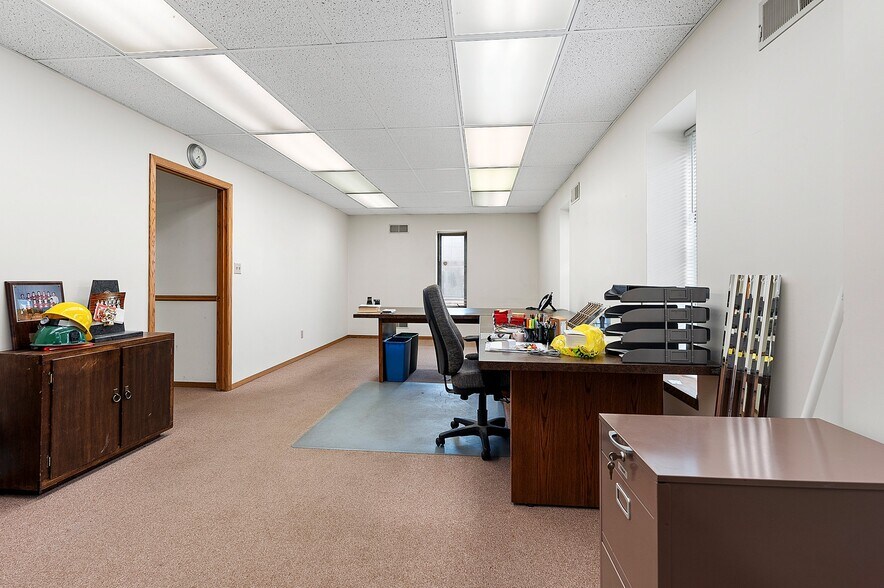 More Photos Of 1373 Kimberly Dr, Neenah Flex For Sale