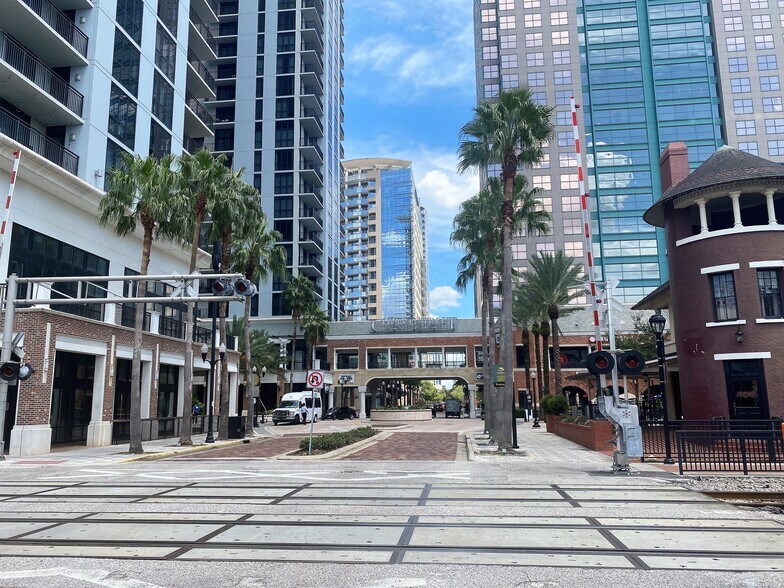 54 W Church St, Orlando, FL 32801 Retail For Lease